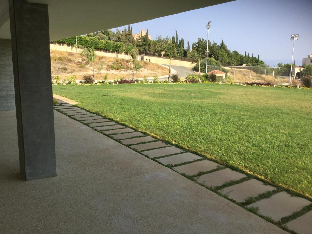 Yellow Studio Brand New Limassol Exterior foto